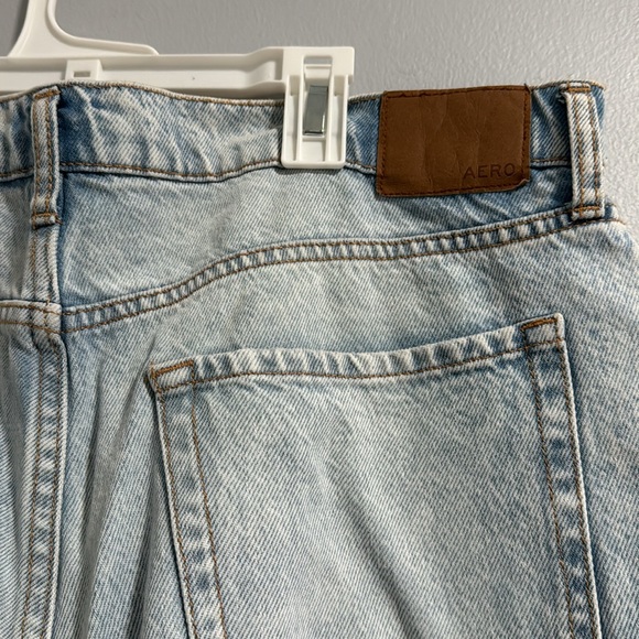 Aeropostale light wash distressed mom jeans - Picture 7 of 8